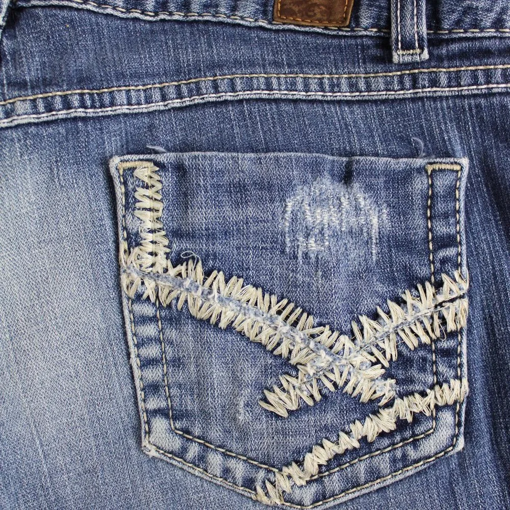 BKE Culture Light Distressed Blue Fade Jeans. Size 32/33.5